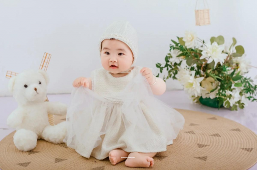 代怀生子好找吗满月宝宝流口水